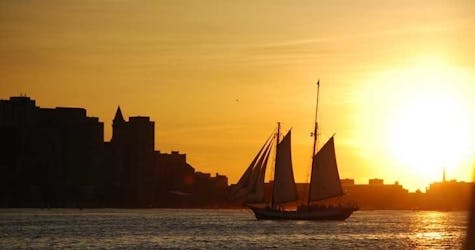Boston Harbor zonsondergang Liberty Star zeilervaring